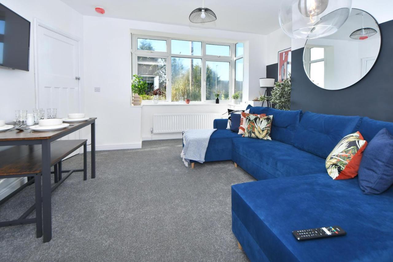 Lily House By Yourstays - Cosy 3 Bedroom House In Crewe Kültér fotó